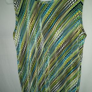 Plisse Sleeveless Top.  NWT Size L.